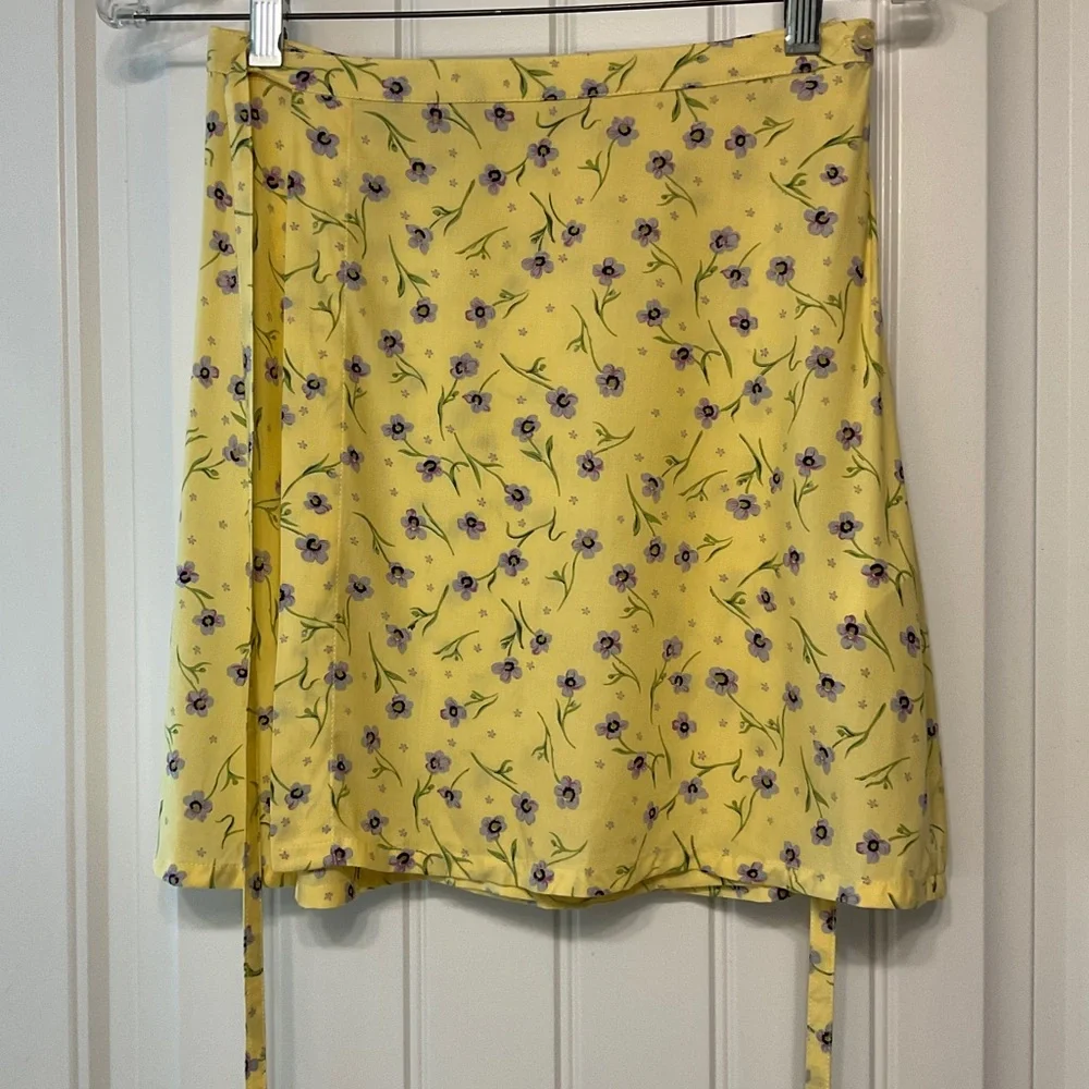 Dolls Kill Motel Rocks Handmade Floral Wrap Mini Skirt Women’s Size Small
